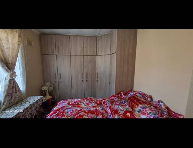 3 BEDROOM HOUSE FOR SALE IN LONGCROFT